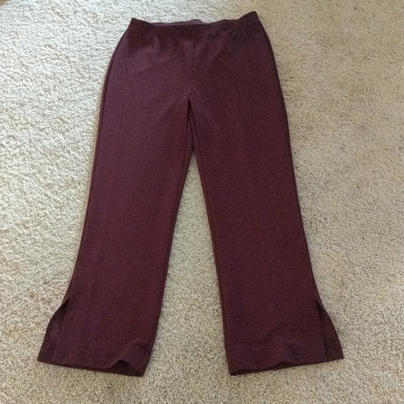 Weekenders wine colored, med pant suit - Picture 7 of 11